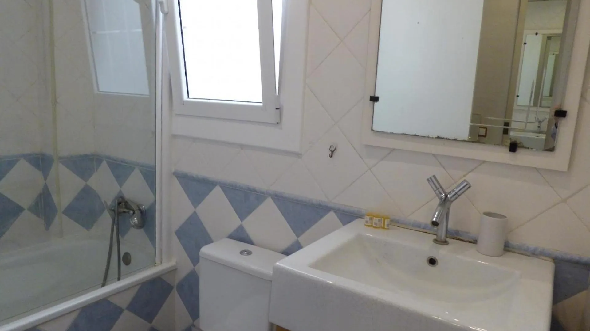 Apartment Ferienwohnung Fuer 3 Personen Ca 40 Qm In Barcelona-Gracia, Costa Brava Costa Del Maresme